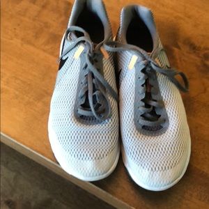 Women’s Nike sneakers